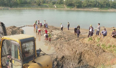 Hơn 1.200ha lúa xuân dọc sông Lam bị hạn nặng