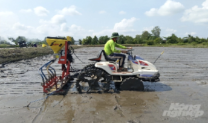 Cải tiến nhiều máy cơ giới hóa khâu gieo cấy lúa